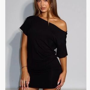 Chic Black One-Shoulder Dress